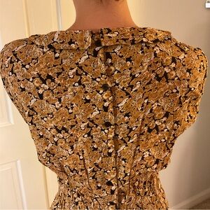 Ganni - Beautiful fully lined Black/Cream/Gold Floral Long Sleeve Dress. Size S
